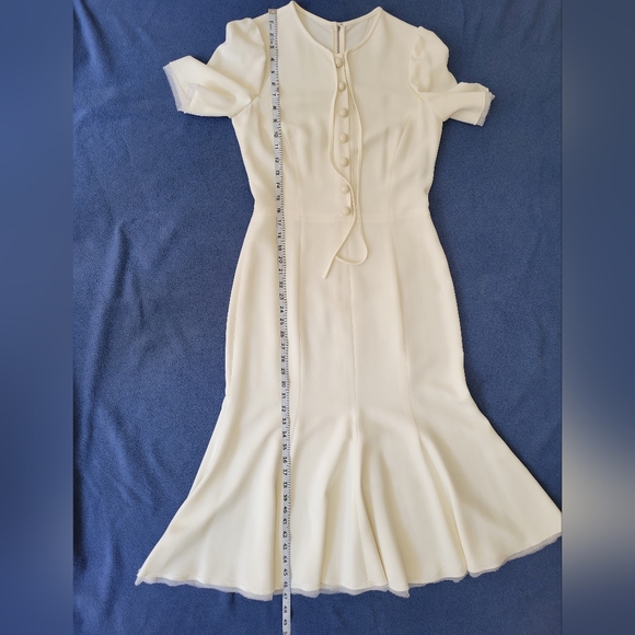 Dolce& Gabbana Bow-Emblished Cady Midi Dress. Size 44(Italian) to 8 US . - Picture 9 of 16